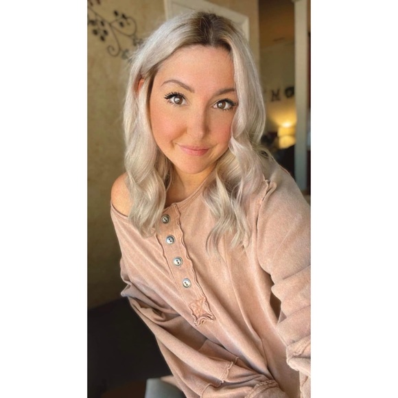 Meet your Posher, Nadia - Picture 1 of 1